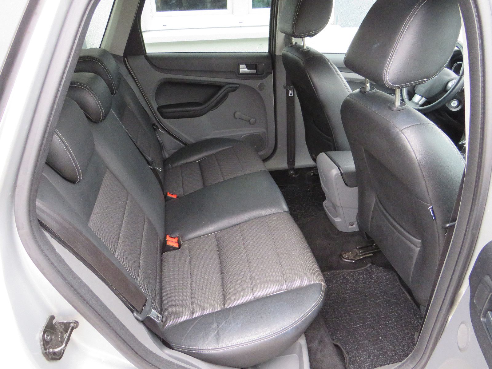 Fahrzeugabbildung Ford Focus 1,8 Silver Magic Turnier