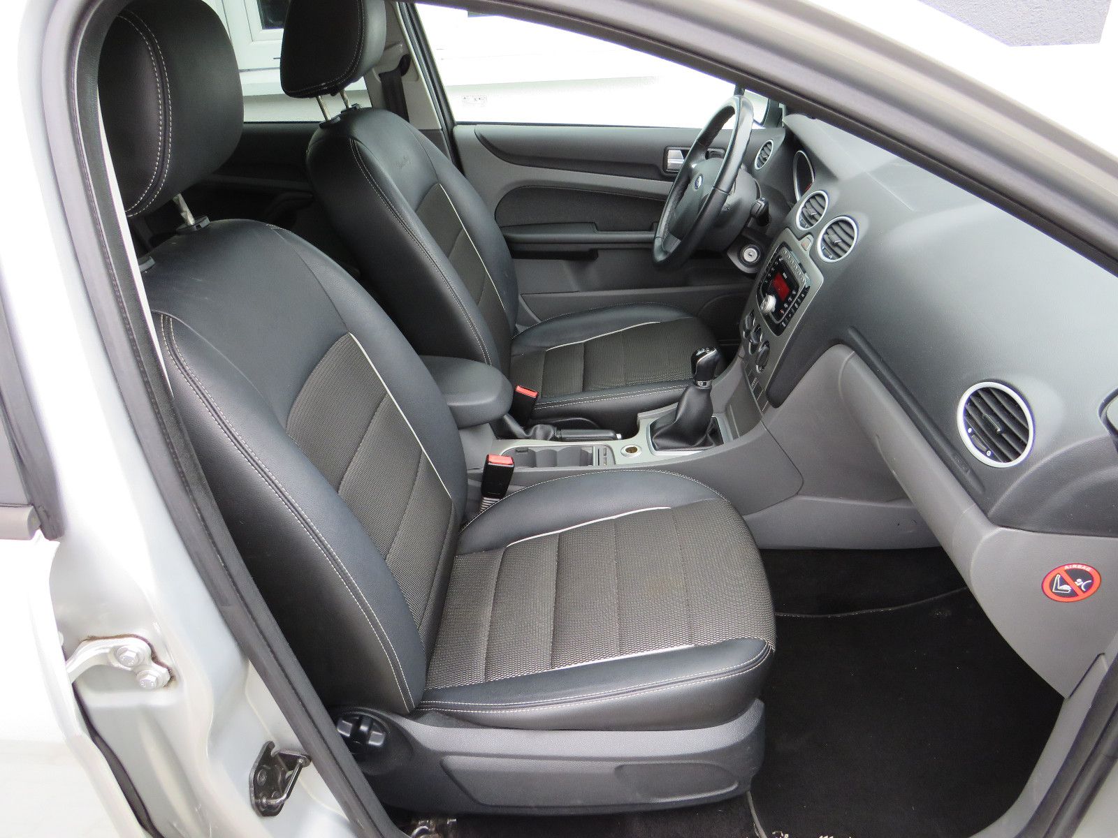 Fahrzeugabbildung Ford Focus 1,8 Silver Magic Turnier