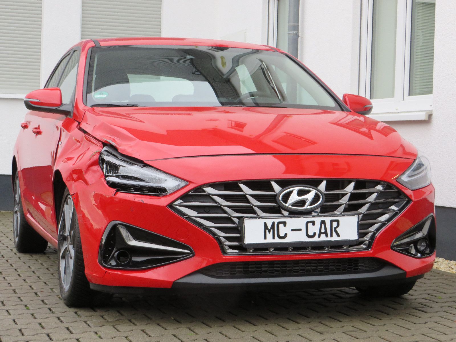 Fahrzeugabbildung Hyundai i30 1.0 T-GDI Hybrid DCT LED- und Navi