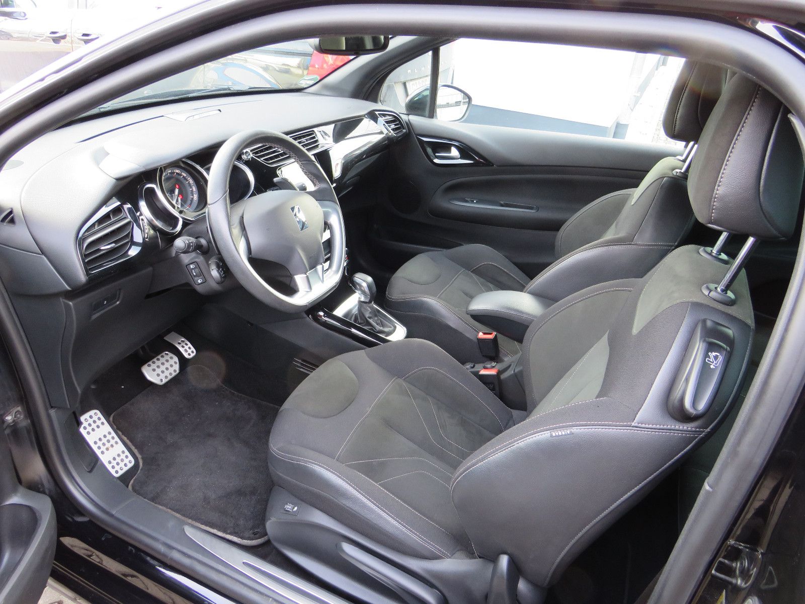 Fahrzeugabbildung Citroën DS3 Forever