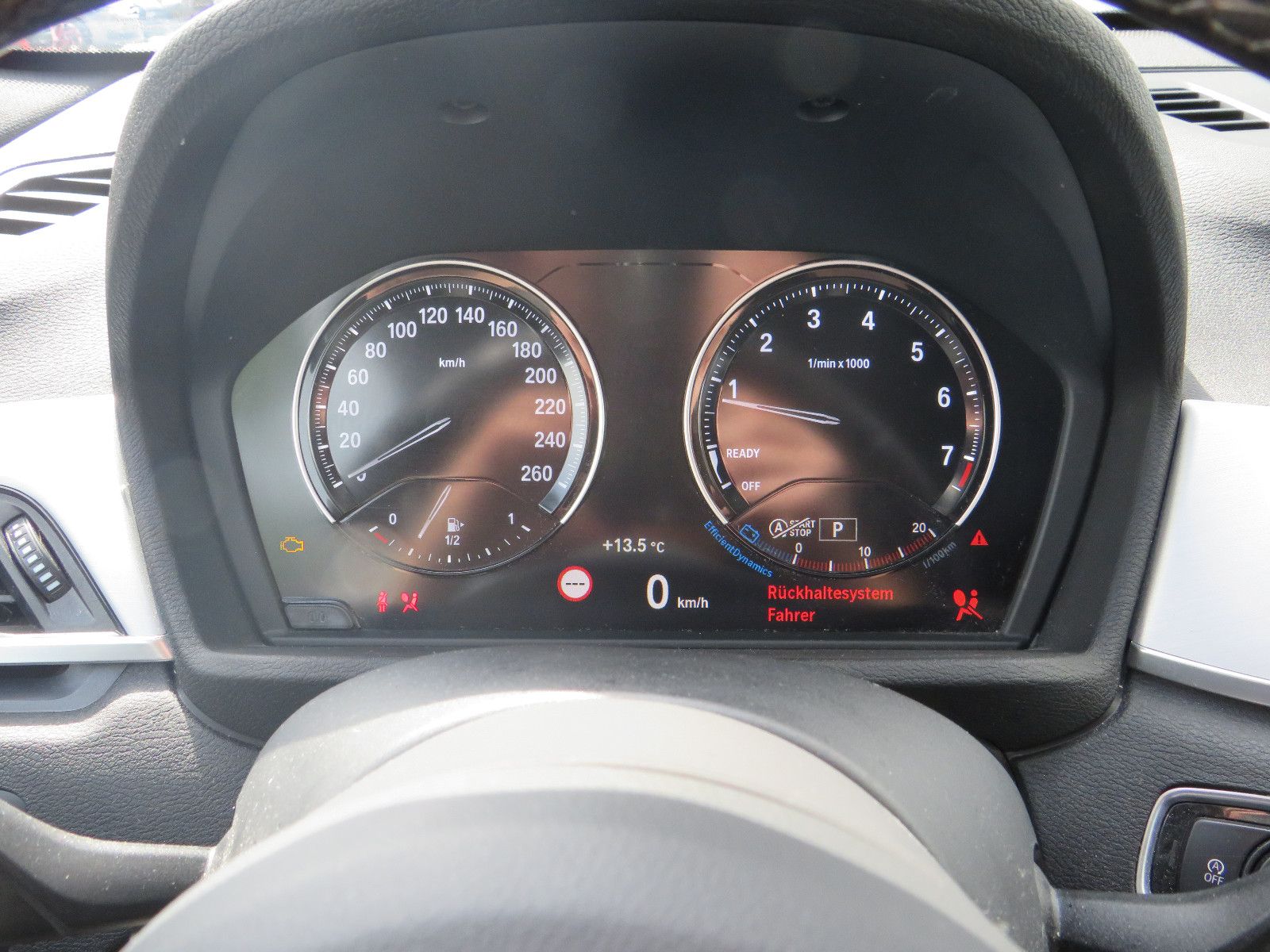 Fahrzeugabbildung BMW X1 sDrive 20 i M Sport