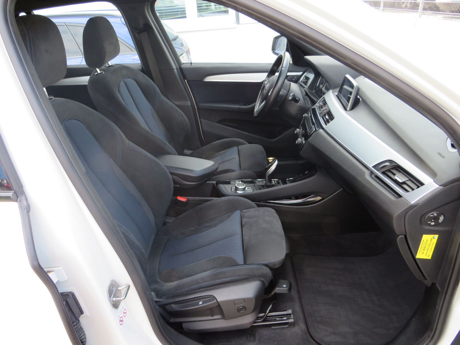 Fahrzeugabbildung BMW X1 sDrive 20 i M Sport