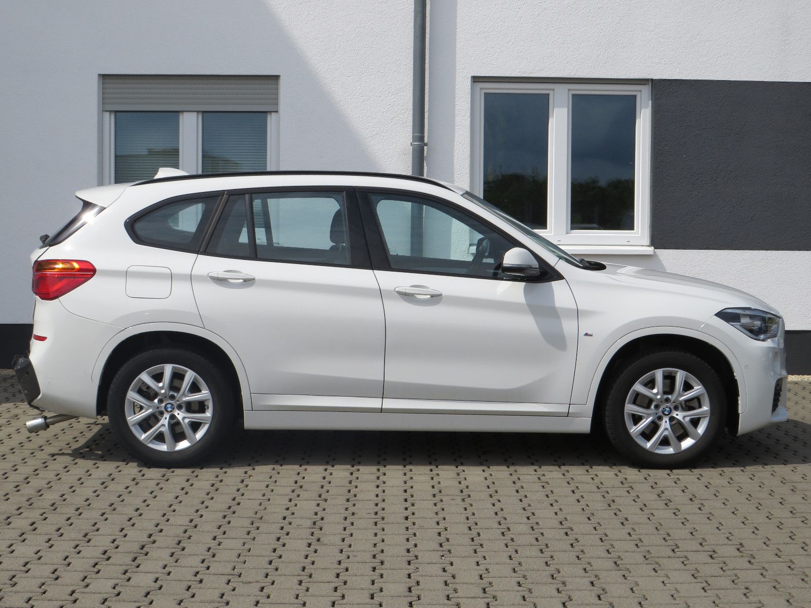 Fahrzeugabbildung BMW X1 sDrive 20 i M Sport
