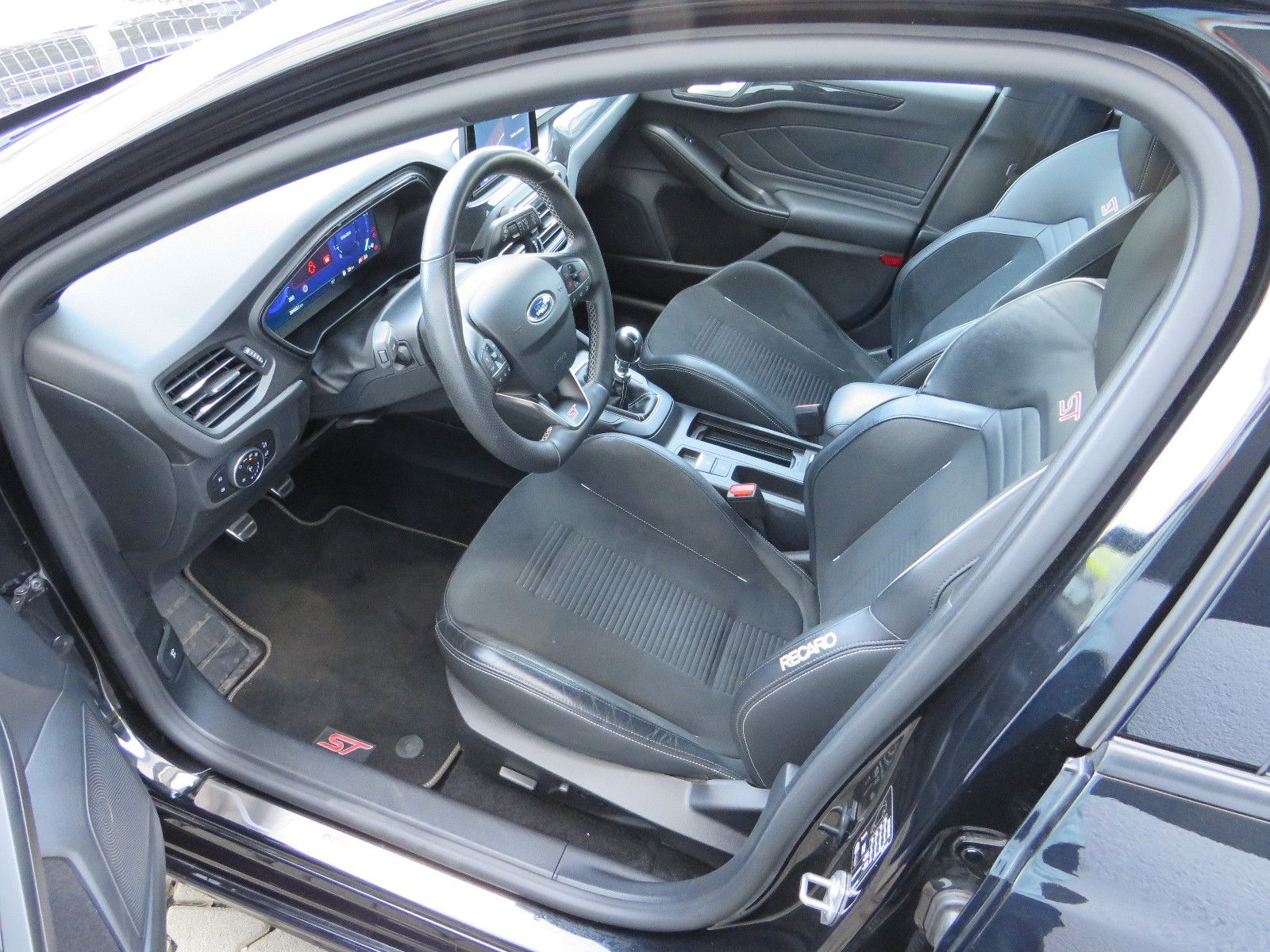 Fahrzeugabbildung Ford Focus Lim. ST