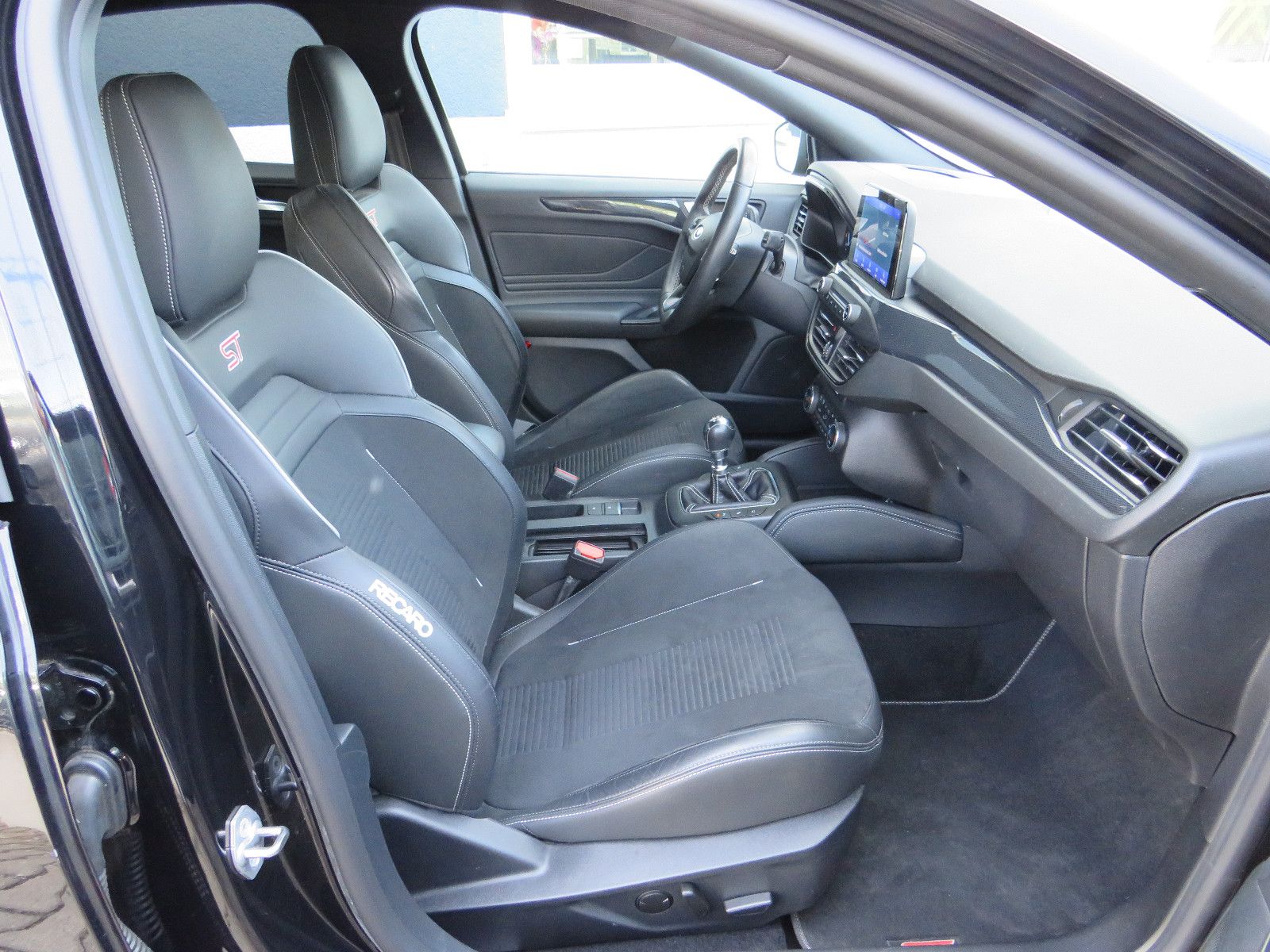 Fahrzeugabbildung Ford Focus Lim. ST