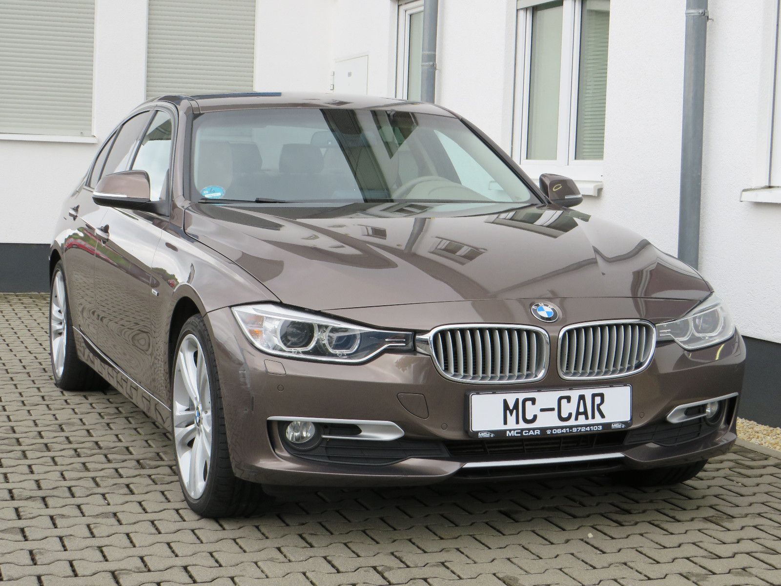 Fahrzeugabbildung BMW Limousine 320 d xDrive