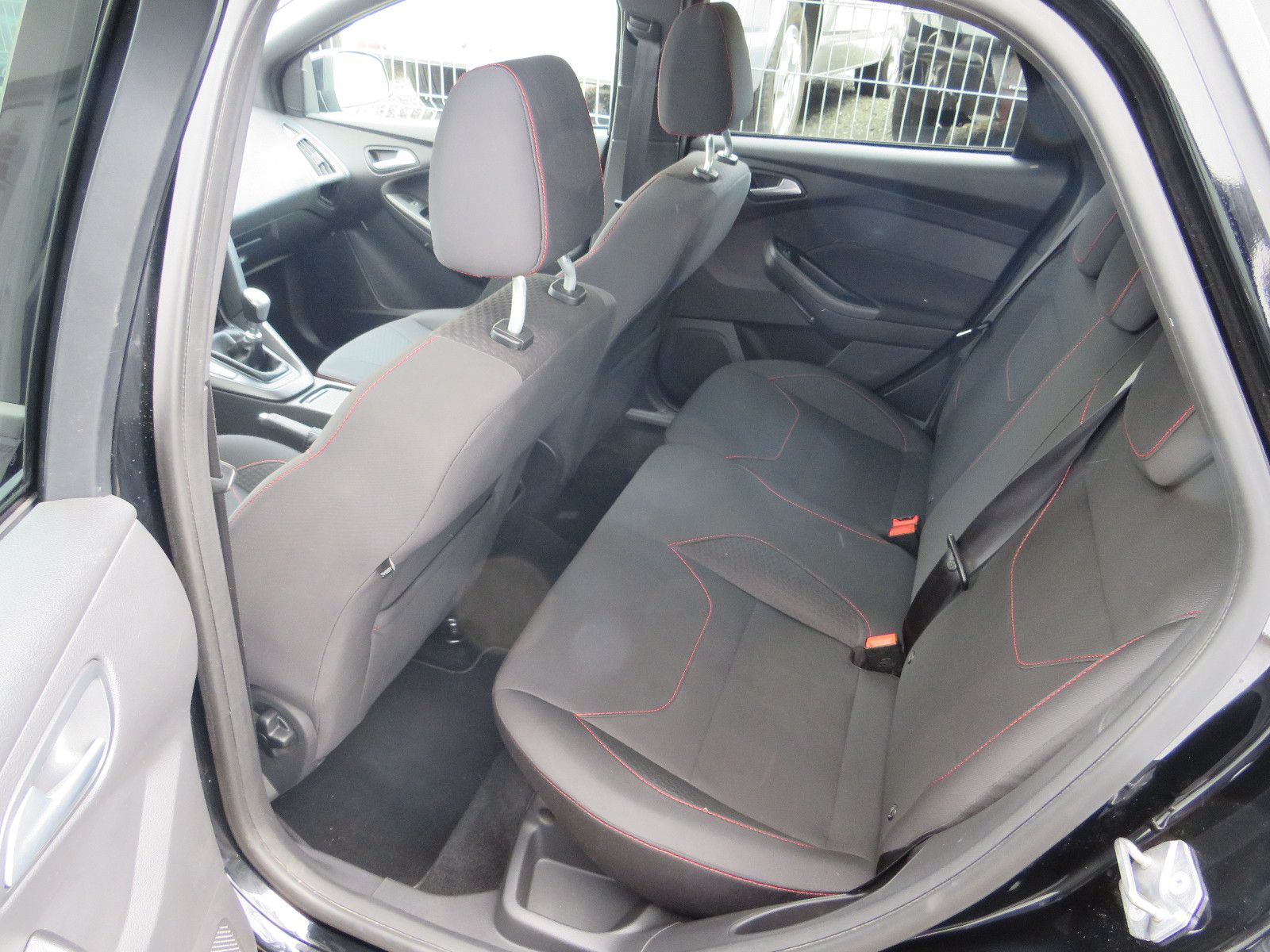 Fahrzeugabbildung Ford Focus Turnier ST-Line
