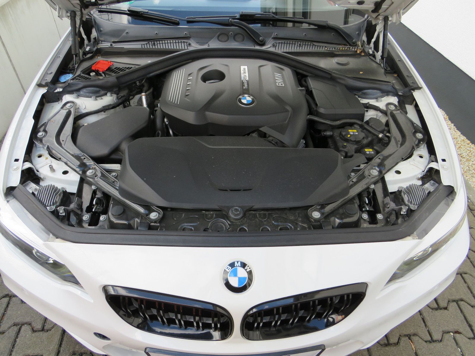 Fahrzeugabbildung BMW 220 2 Cabrio 220 i M Sport