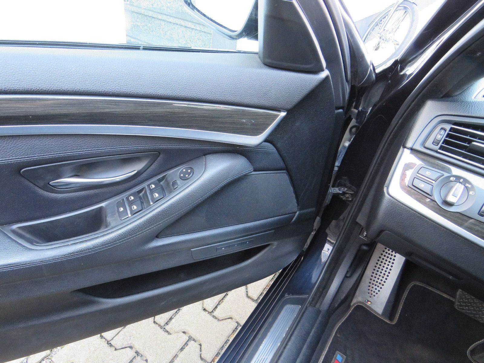 Fahrzeugabbildung BMW 550 5 Limousine 550 i M-Paket