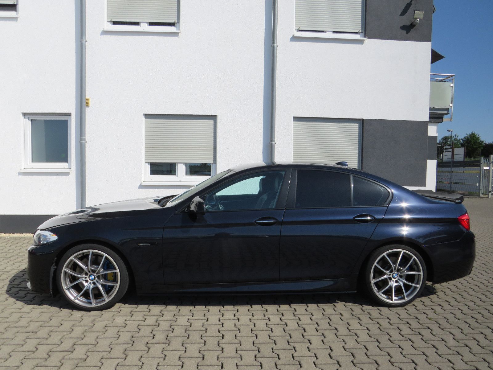 Fahrzeugabbildung BMW 550 5 Limousine 550 i M-Paket
