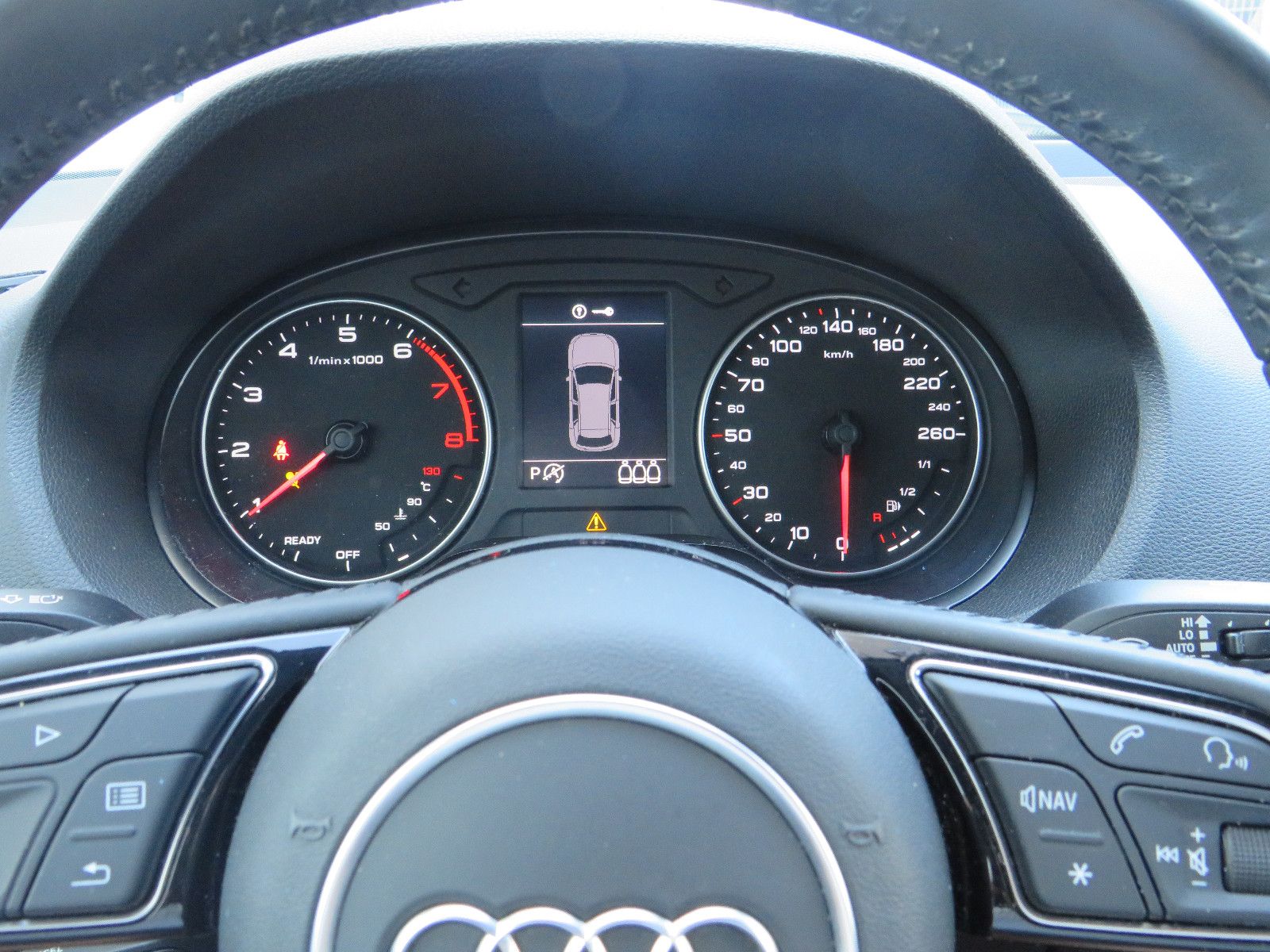 Fahrzeugabbildung Audi Q2 40 TFSI quattro design