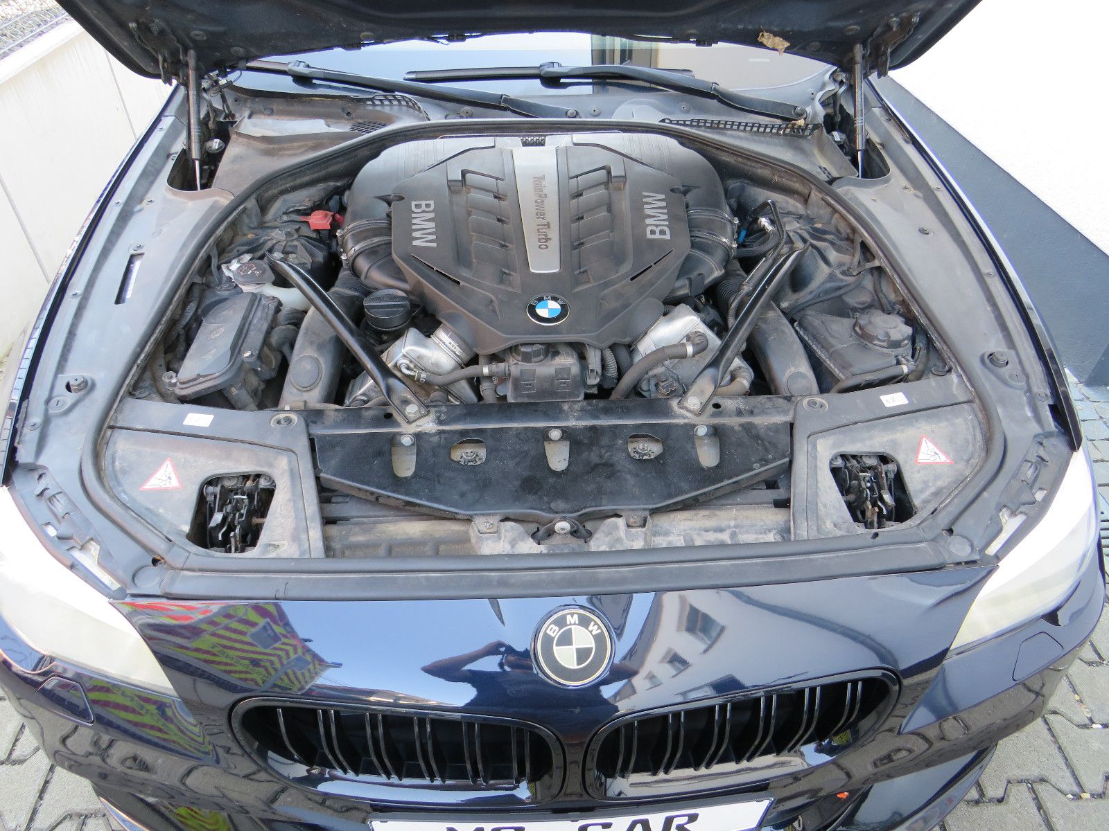 Fahrzeugabbildung BMW 550 5 Limousine 550 i M-Paket