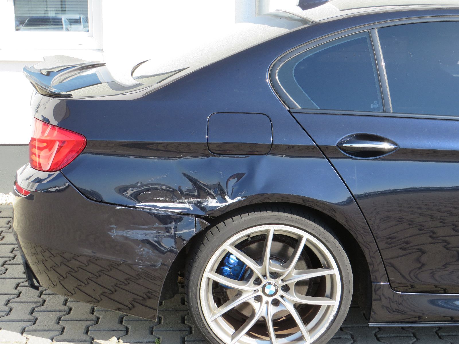 Fahrzeugabbildung BMW 550 5 Limousine 550 i M-Paket