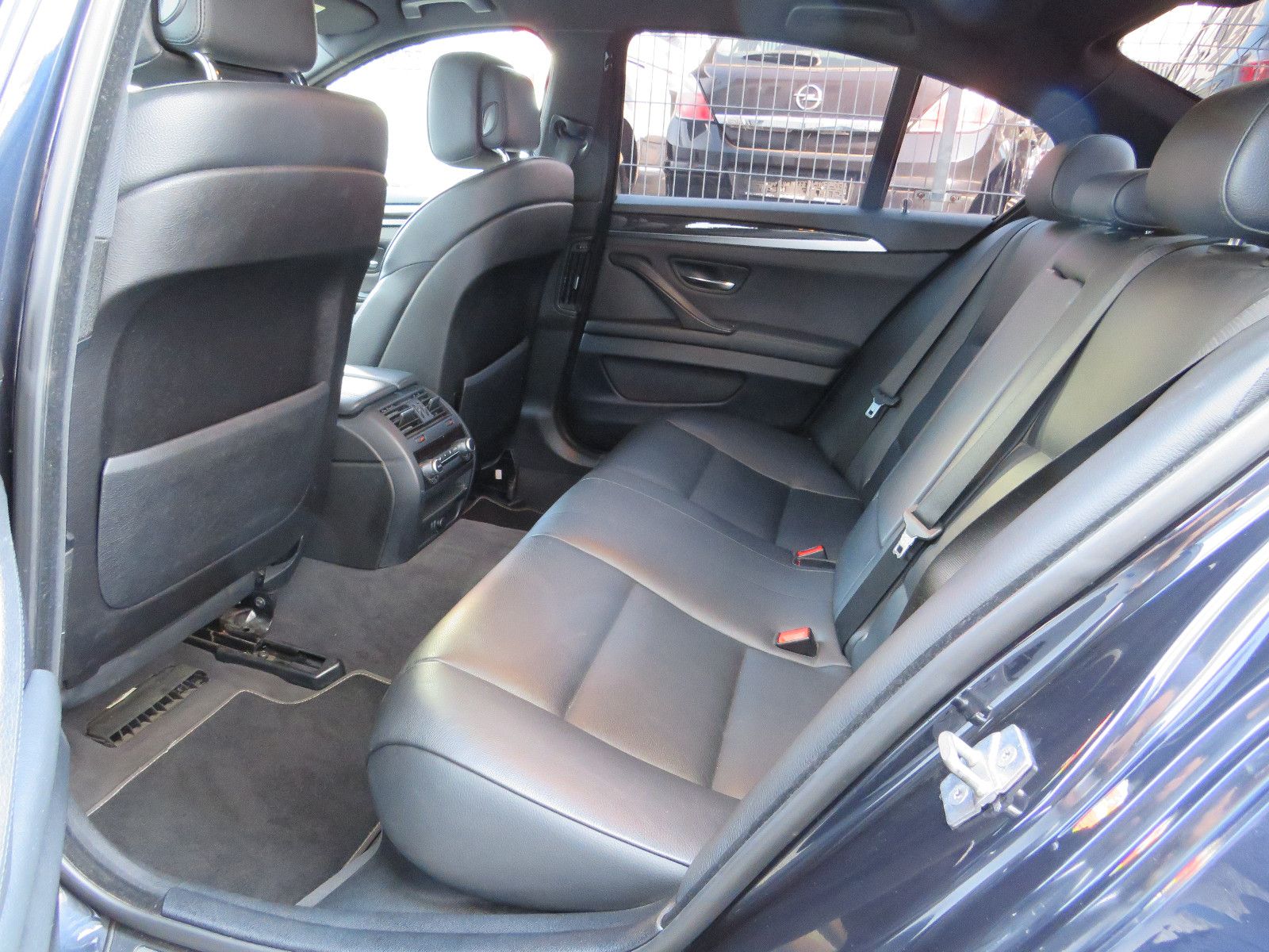 Fahrzeugabbildung BMW 550 5 Limousine 550 i M-Paket