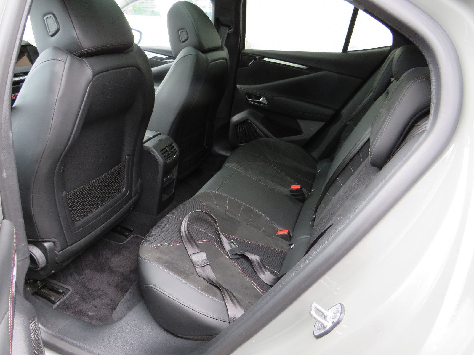 Fahrzeugabbildung DS Automobiles DS4 E-Tense Performance Line + Automatik
