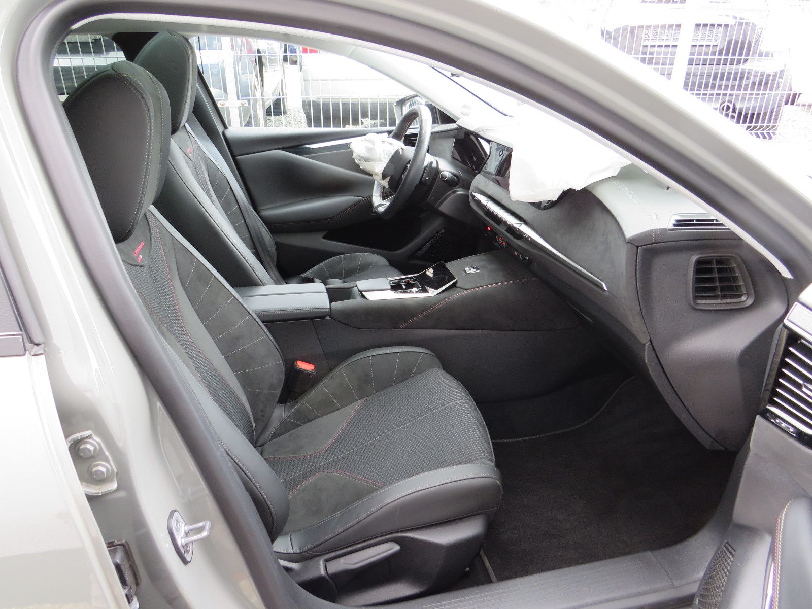Fahrzeugabbildung DS Automobiles DS4 E-Tense Performance Line + Automatik