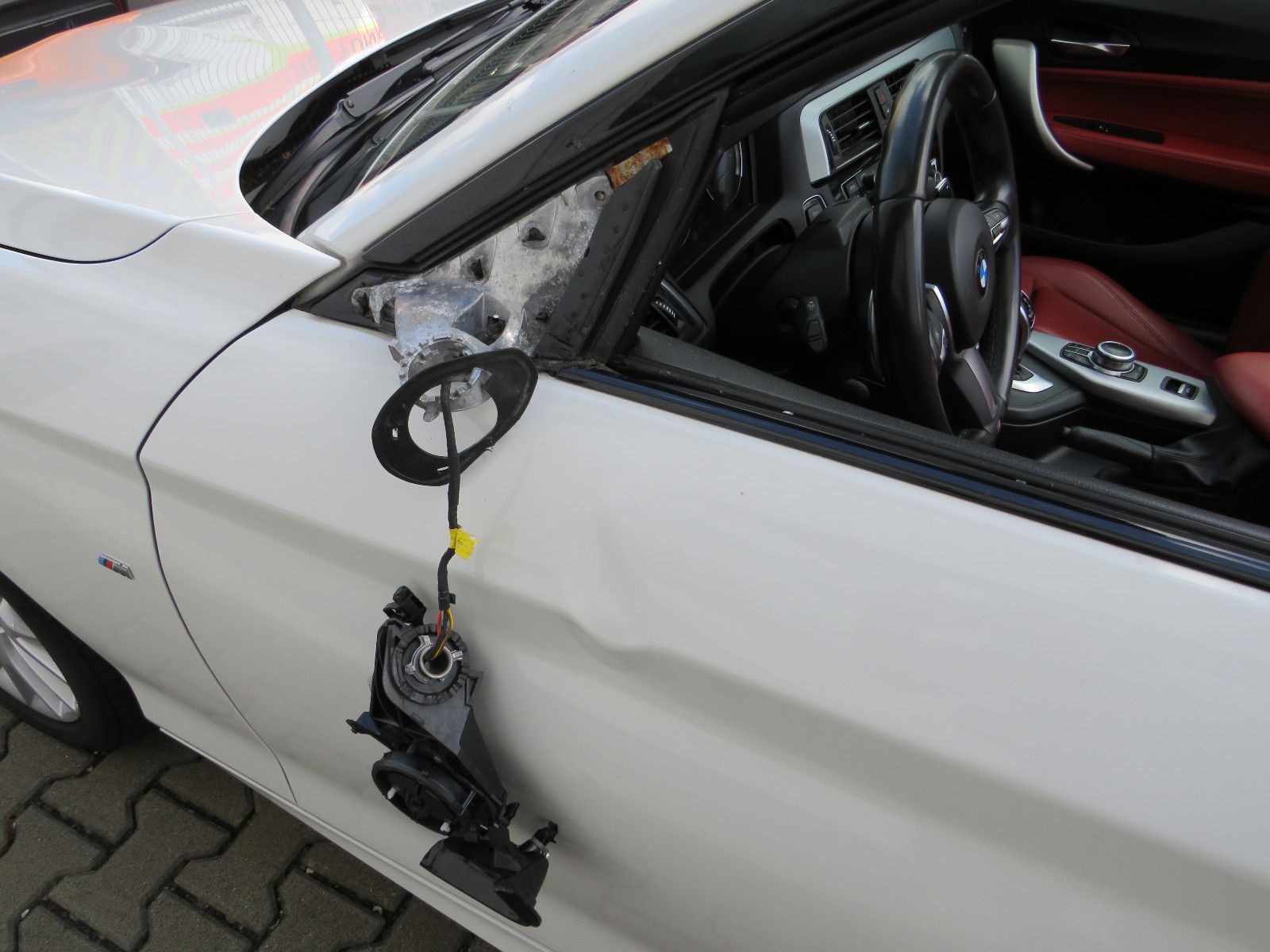 Fahrzeugabbildung BMW 220 2 Cabrio 220 i M Sport
