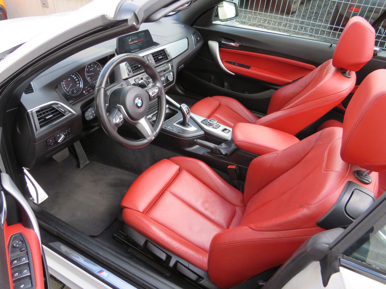 Fahrzeugabbildung BMW 220 2 Cabrio 220 i M Sport