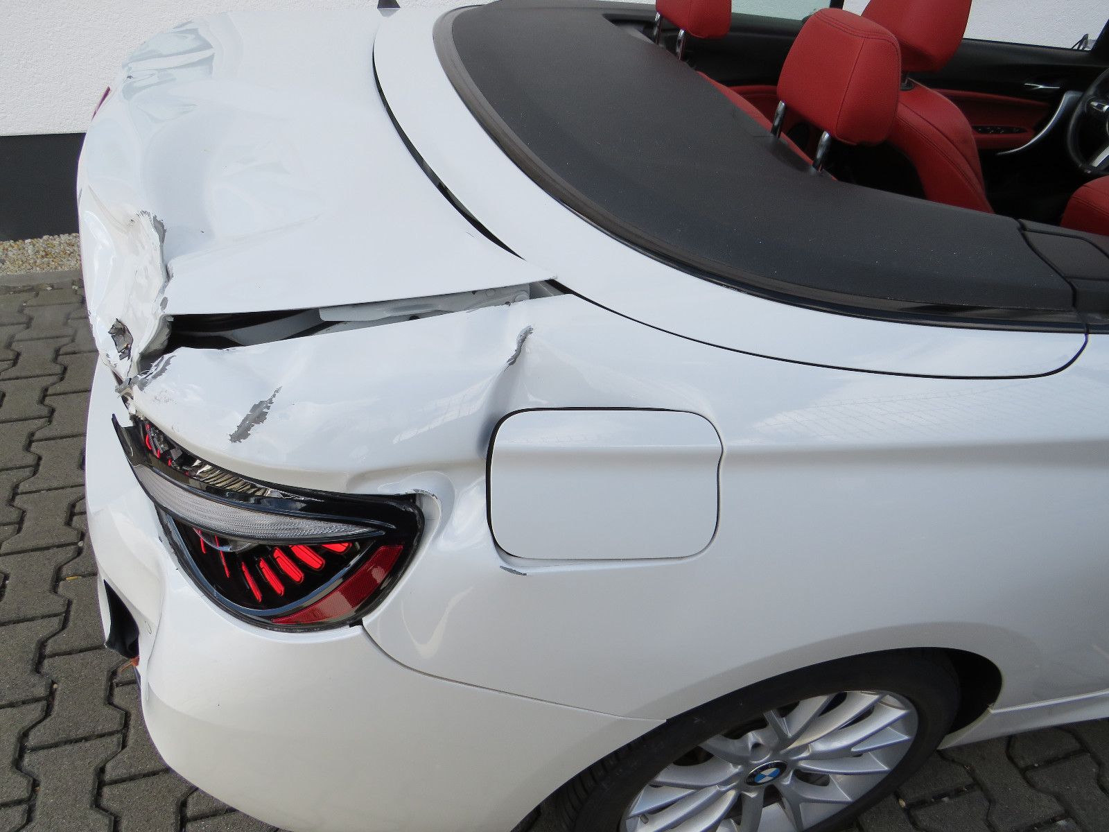 Fahrzeugabbildung BMW 220 2 Cabrio 220 i M Sport