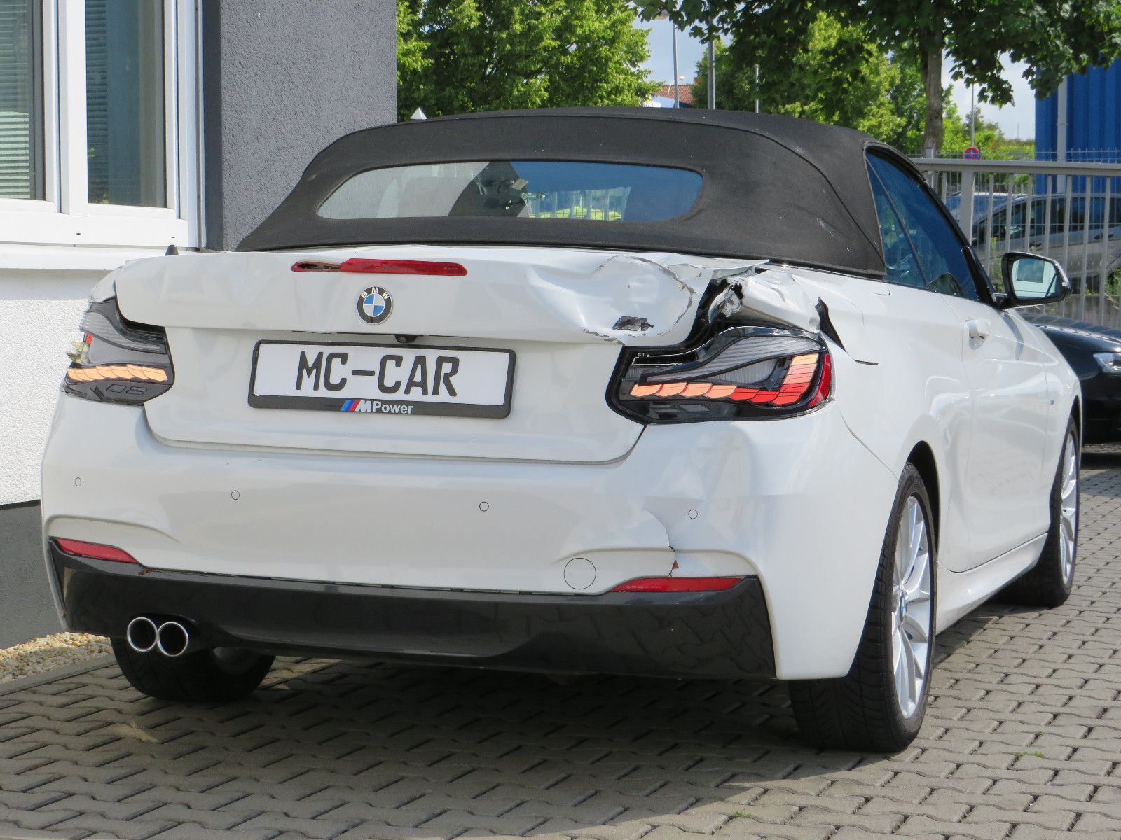 Fahrzeugabbildung BMW 220 2 Cabrio 220 i M Sport