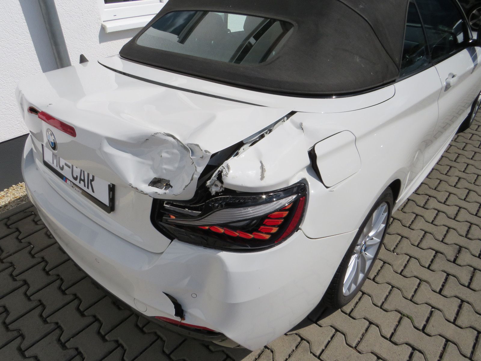 Fahrzeugabbildung BMW 220 2 Cabrio 220 i M Sport