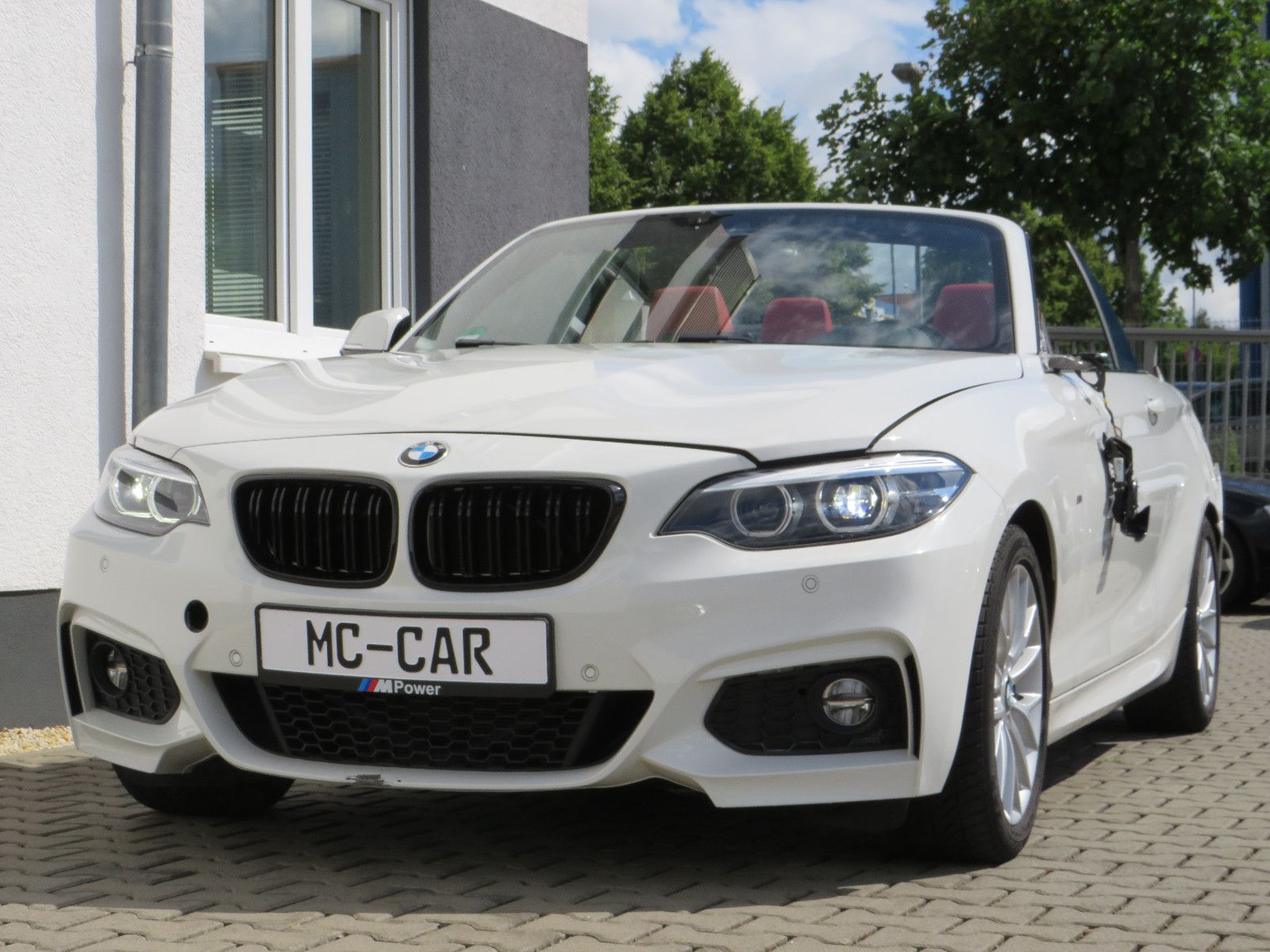Fahrzeugabbildung BMW 220 2 Cabrio 220 i M Sport