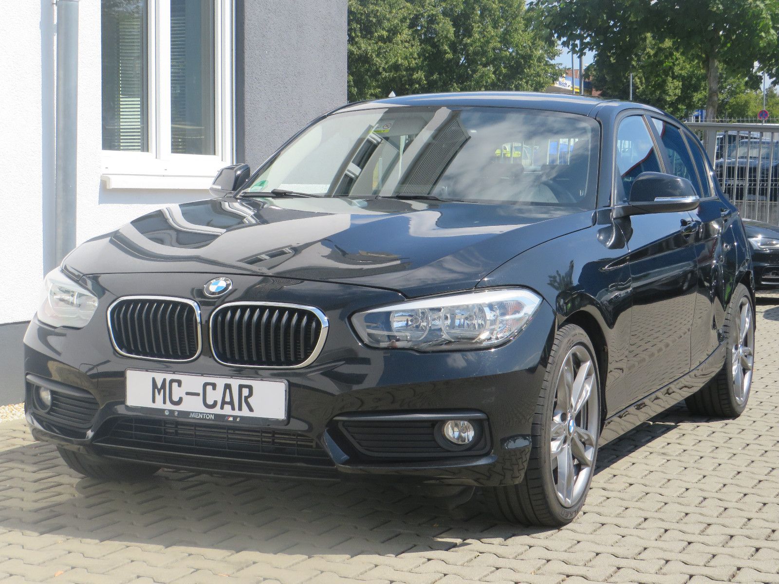 Fahrzeugabbildung BMW 118 1 Limousine 5-trg. 118 i Advantage