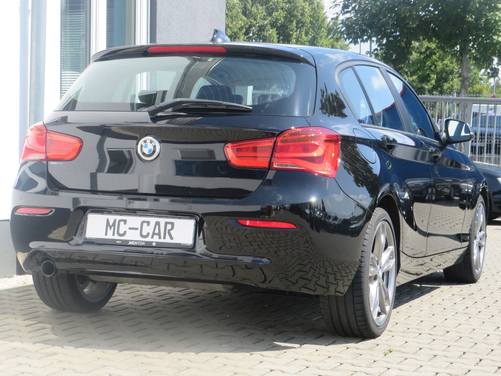 Fahrzeugabbildung BMW 118 1 Limousine 5-trg. 118 i Advantage