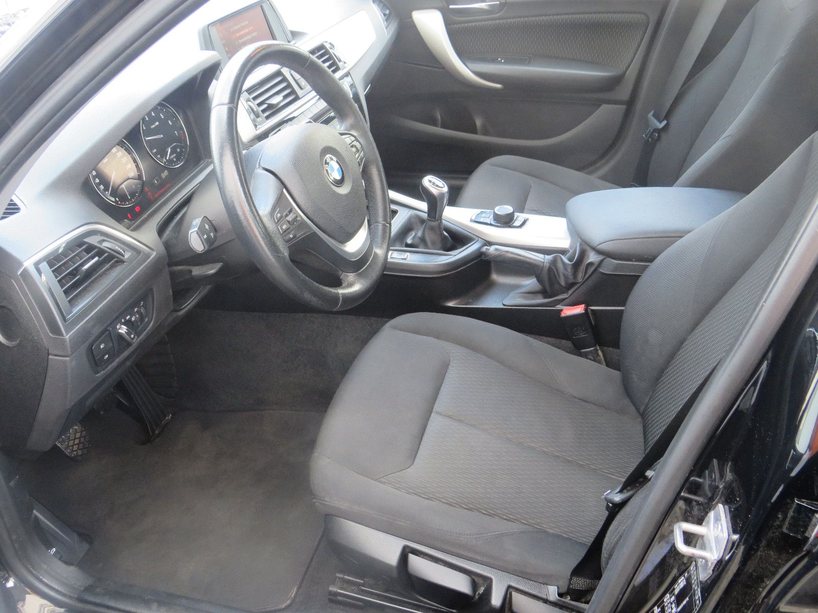Fahrzeugabbildung BMW 118 1 Limousine 5-trg. 118 i Advantage