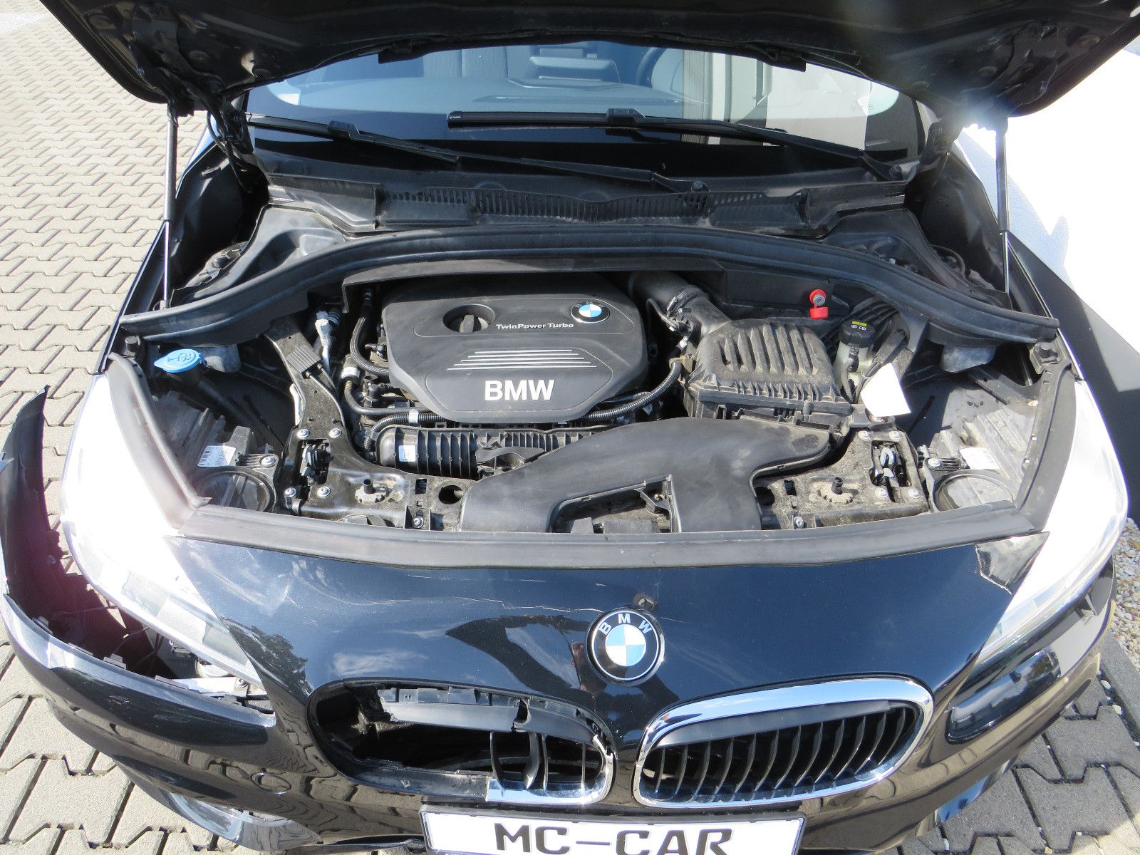 Fahrzeugabbildung BMW 220 2 Active Tourer 220 i Advantage